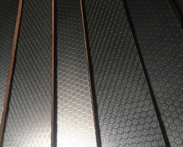 anti-slip plywood (24)