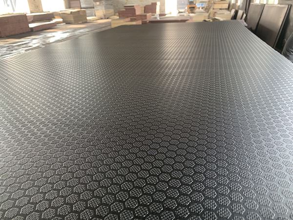 18mm Poplar Core Antislip Phenolic Plywood
