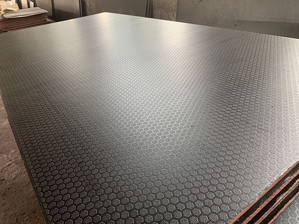 18mm Poplar Core Antislip Phenolic Plywood